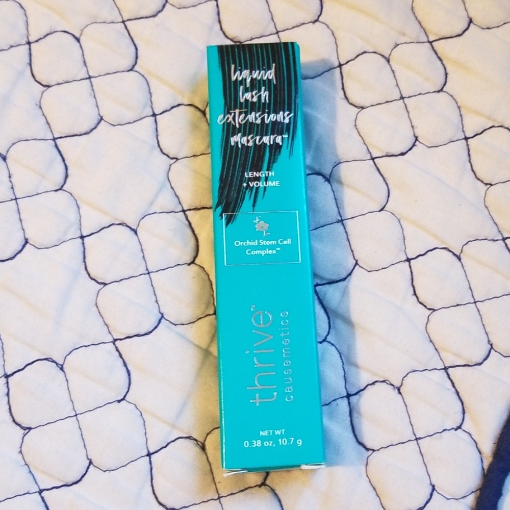 BUNDLE OF 4 Thrive Causemetics Black Mascara